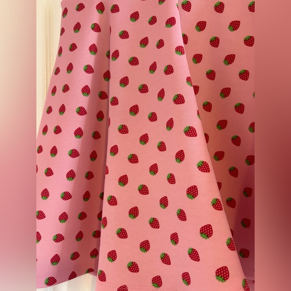 Hot Topic Pink Strawberry Pattern Laced In Bows Mini Pleated Skirt Size US L - Picture 7 of 8